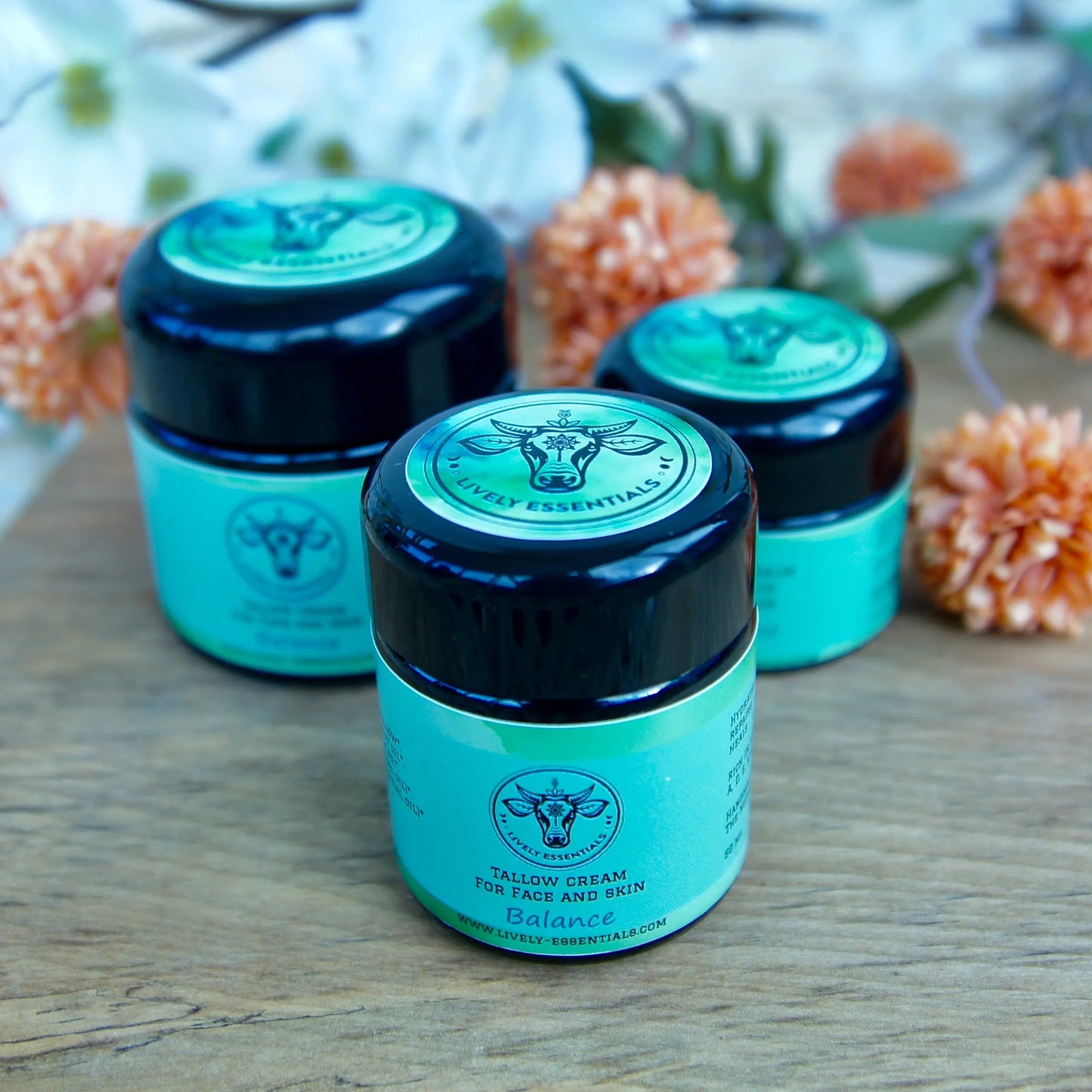 Tallow balm is een rijke creme vol met voedingsstoffen voor jouw huid. Verschillende olien zorgen voor: huid verjonging, huid reparatie, huid herstel, tegen littekens, tegen acne, bij een gevoelige huid, bij striae, huid verjonging, tegen huidveroudering