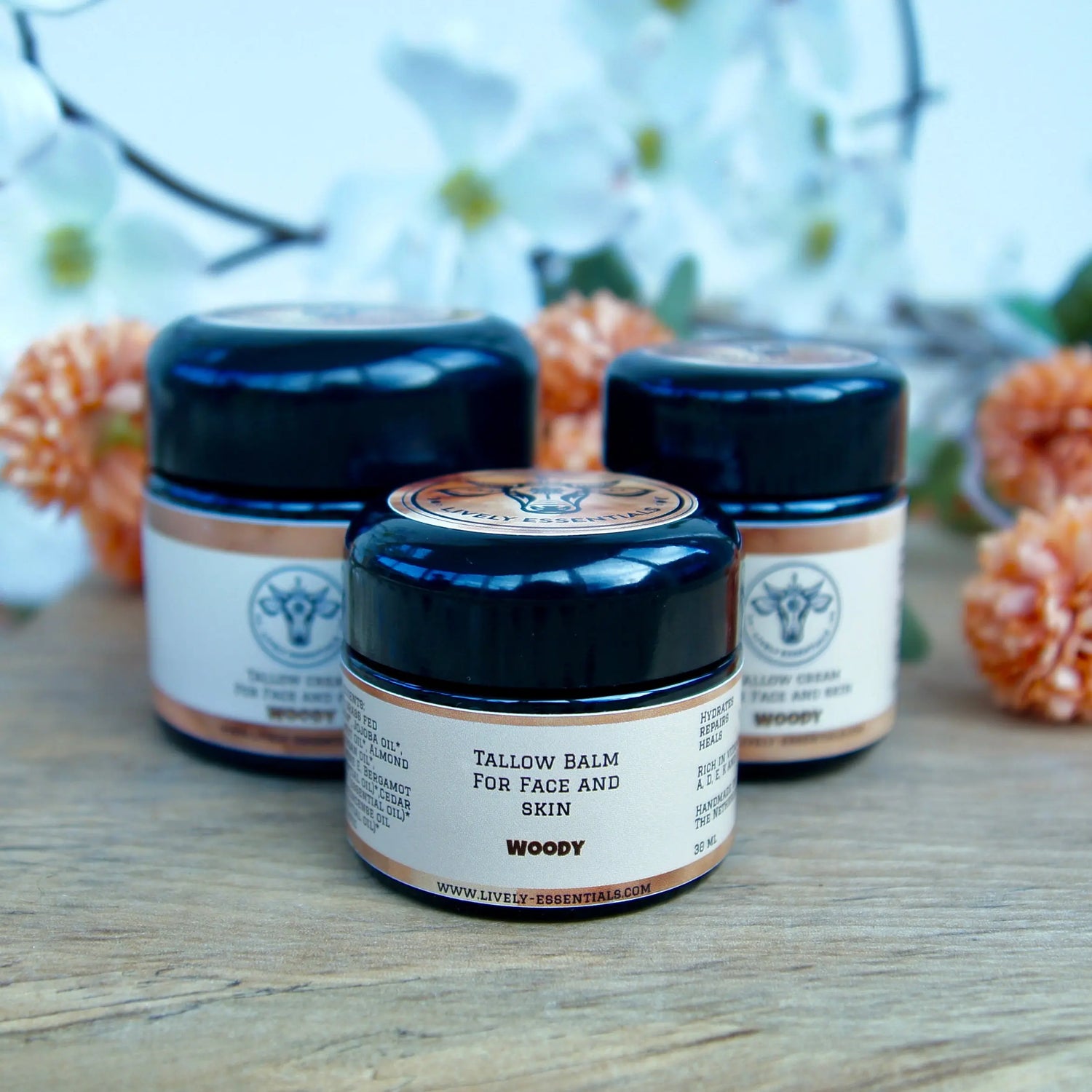 Tallow balm is een rijke creme vol met voedingsstoffen voor jouw huid. Verschillende olien zorgen voor: huid verjonging, huid reparatie, huid herstel, tegen littekens, tegen acne, bij een gevoelige huid, bij striae, huid verjonging, tegen huidveroudering 